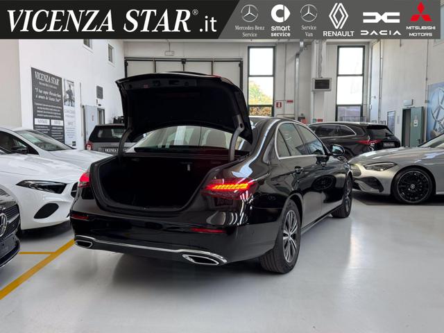 MERCEDES-BENZ E 200 usata, con Sedile posteriore sdoppiato