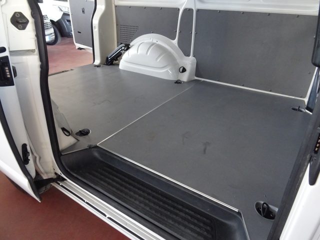 VOLKSWAGEN Transporter usata, con Park Distance Control
