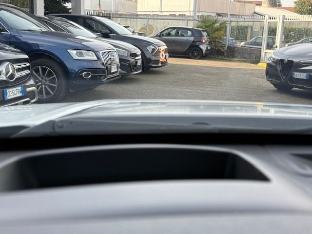 LAND ROVER Discovery Sport usata, con Boardcomputer