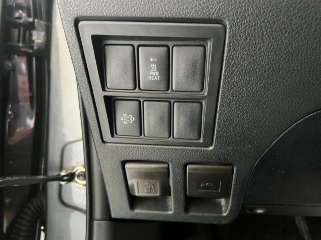 TOYOTA Hilux usata 23