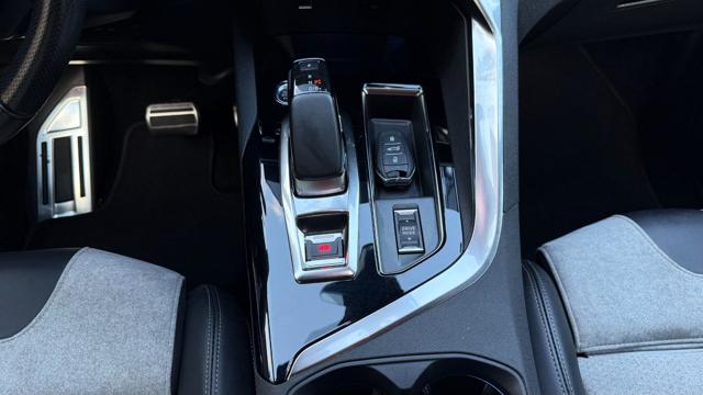 PEUGEOT 3008 usata, con Controllo automatico clima