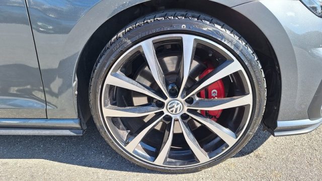 VOLKSWAGEN Golf GTI usata, con Autoradio