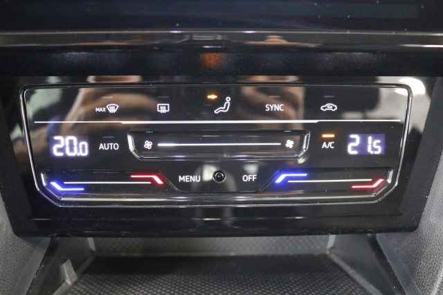 VOLKSWAGEN Passat Variant usata, con Fari LED