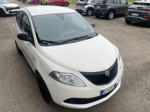 LANCIA Ypsilon usata, con Autoradio