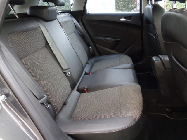 OPEL Astra usata, con Controllo automatico clima