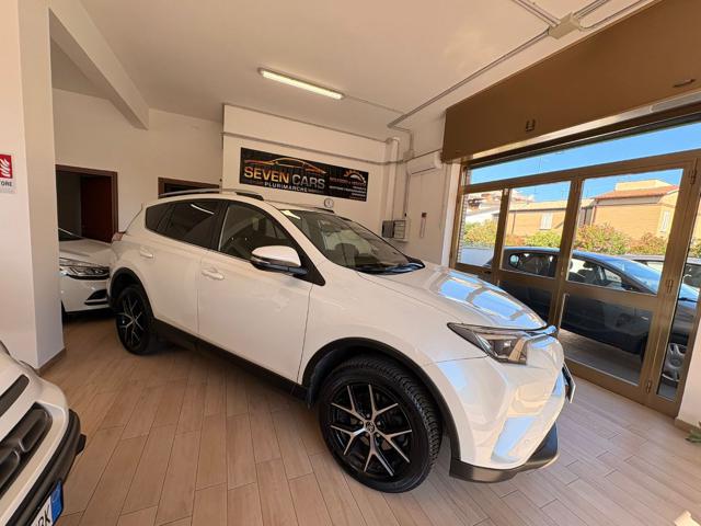 TOYOTA RAV 4 MY23 usata, con Alzacristalli elettrici