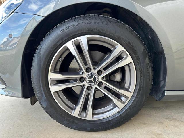 MERCEDES-BENZ E 200 usata, con Pneumatici estivi