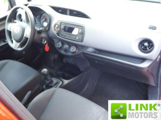 TOYOTA Yaris usata 16