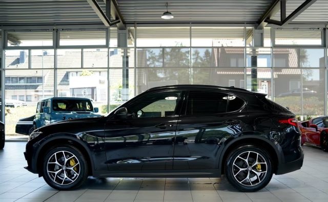 ALFA ROMEO Stelvio usata, con Cerchi in lega