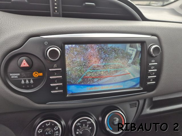 TOYOTA Yaris usata, con USB