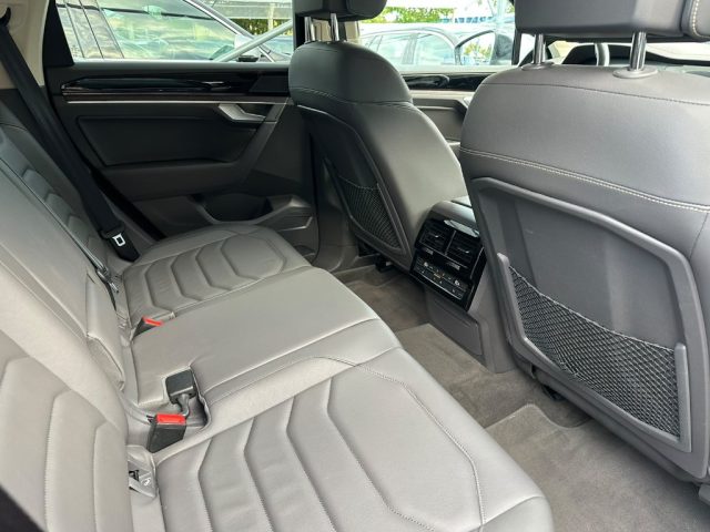 VOLKSWAGEN Touareg usata, con Volante in pelle