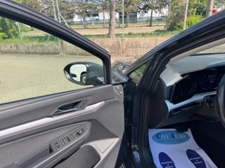 VOLKSWAGEN Golf usata, con Autoradio