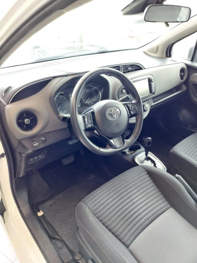 TOYOTA Yaris usata, con Sedile posteriore sdoppiato