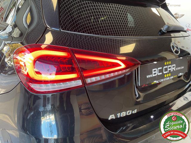 MERCEDES-BENZ A 180 usata, con Leve al volante