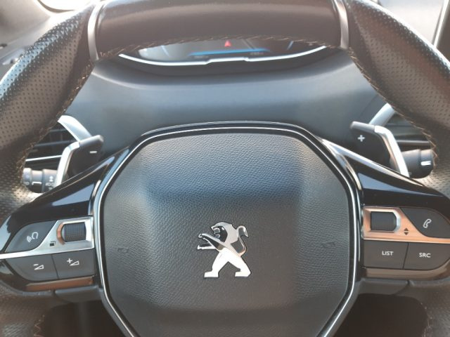 PEUGEOT 3008 usata, con Volante in pelle