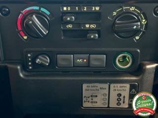 LAND ROVER Defender usata 17