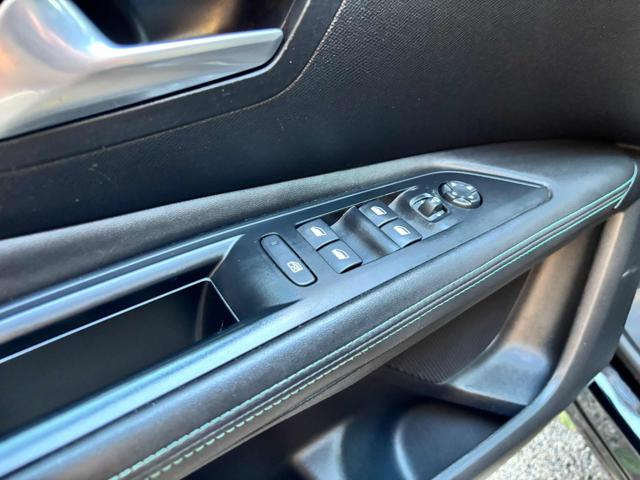 PEUGEOT 3008 usata, con Airbag Passeggero