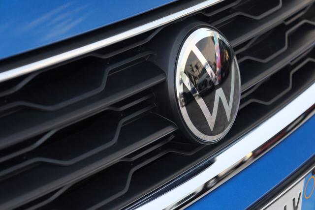VOLKSWAGEN T-Roc usata, con Specchietto retrovisore con funzione antiabbagliamento
