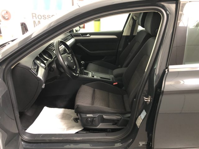 VOLKSWAGEN Passat Variant usata, con Specchietti laterali elettrici