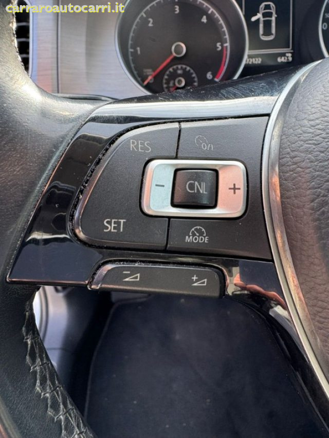 VOLKSWAGEN Golf usata, con Touch screen