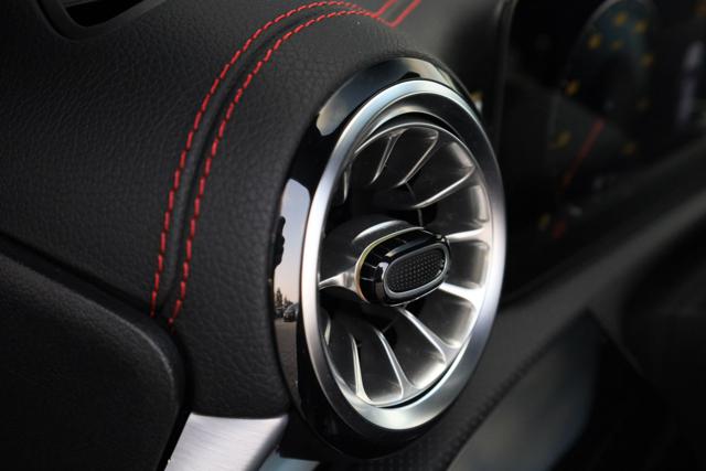 MERCEDES-BENZ CLA 220 usata, con Park Distance Control