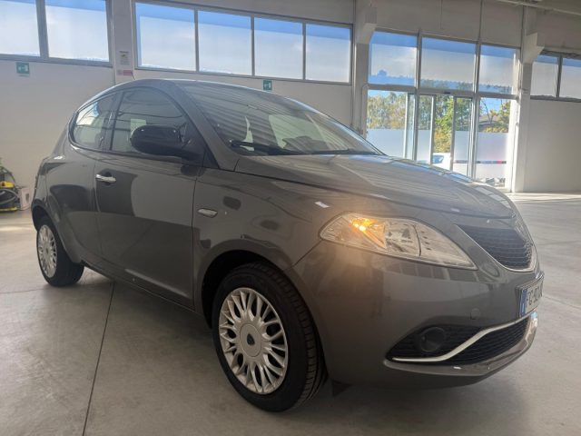 LANCIA Ypsilon usata, con Airbag
