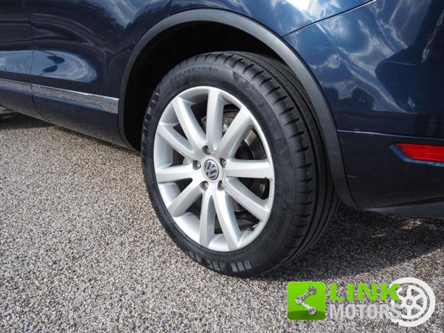 VOLKSWAGEN Touareg usata, con Airbag testa
