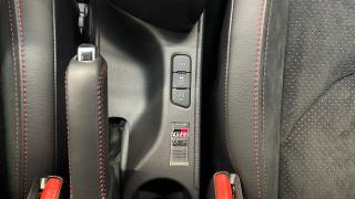 TOYOTA Yaris usata, con Servosterzo