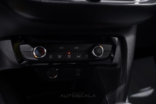 OPEL Corsa usata, con USB