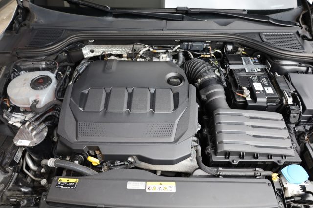 VOLKSWAGEN Golf Variant usata 136