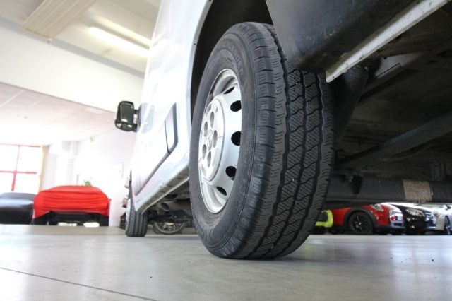 PEUGEOT Boxer usata, con Volante multifunzione