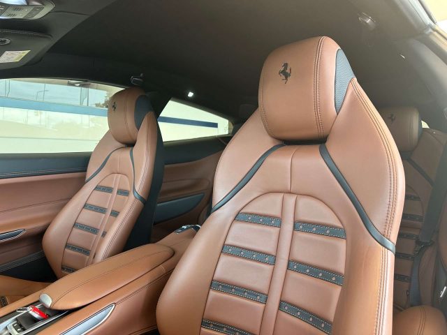 FERRARI GTC4 Lusso usata, con Autoradio