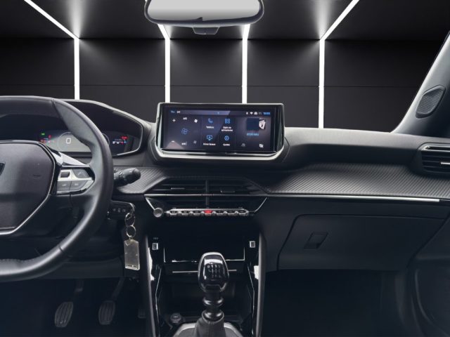 PEUGEOT 2008 usata, con Autoradio digitale