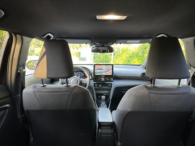 TOYOTA Yaris Cross usata, con Sedile posteriore sdoppiato