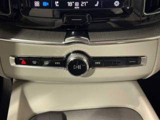 VOLVO XC60 usata, con Specchietti laterali elettrici