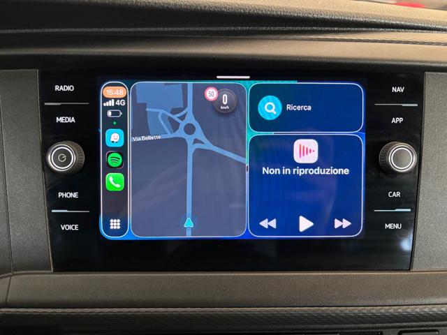 VOLKSWAGEN Caravelle usata, con USB