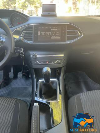 PEUGEOT 308 usata, con Sedile posteriore sdoppiato