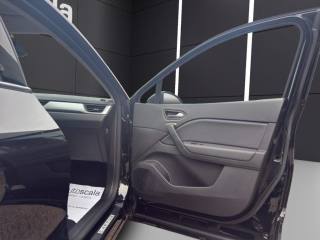 RENAULT Captur usata, con Bracciolo