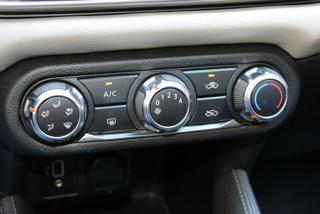 NISSAN Micra usata, con Bluetooth