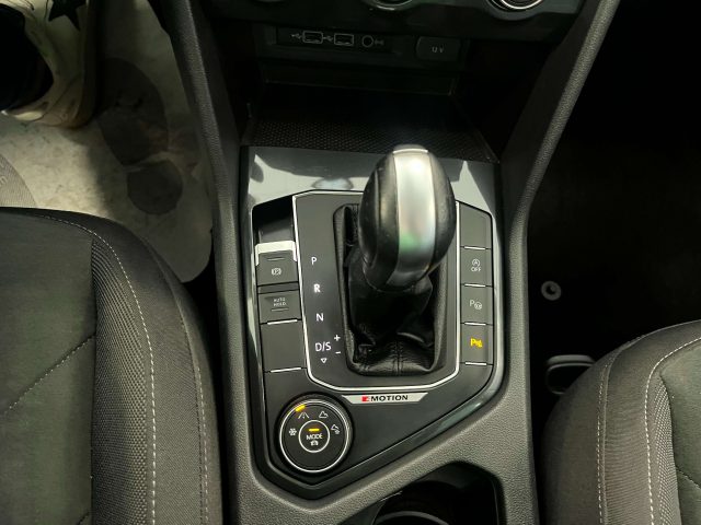 VOLKSWAGEN Tiguan usata, con Autoradio