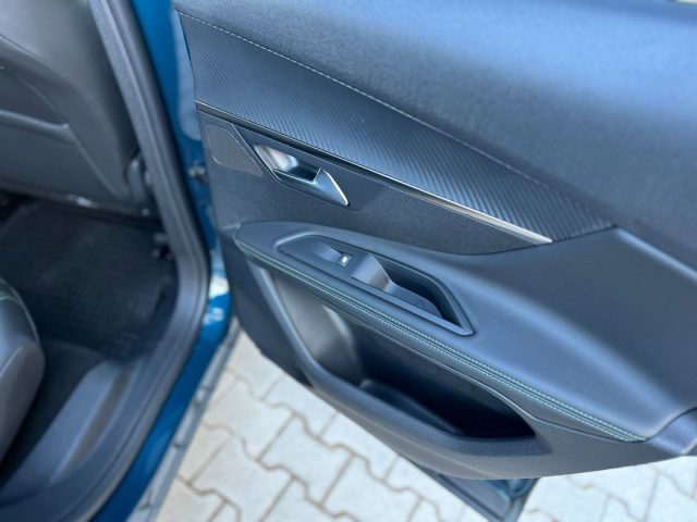 PEUGEOT 3008 usata, con Sedili sportivi