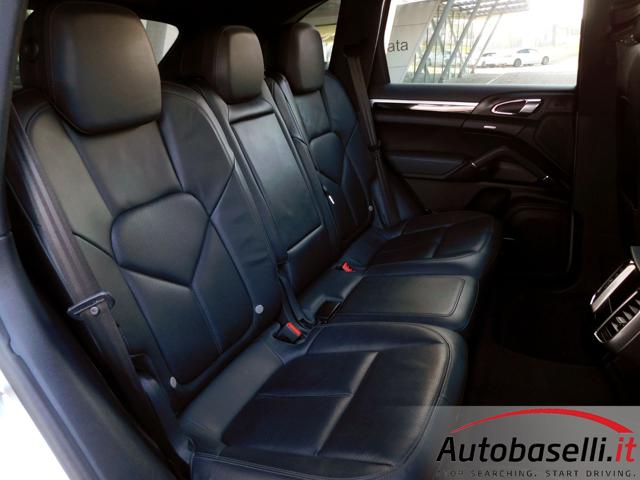 PORSCHE Cayenne usata, con Park Distance Control