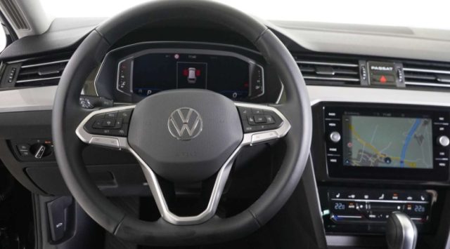 VOLKSWAGEN Passat Variant usata, con USB