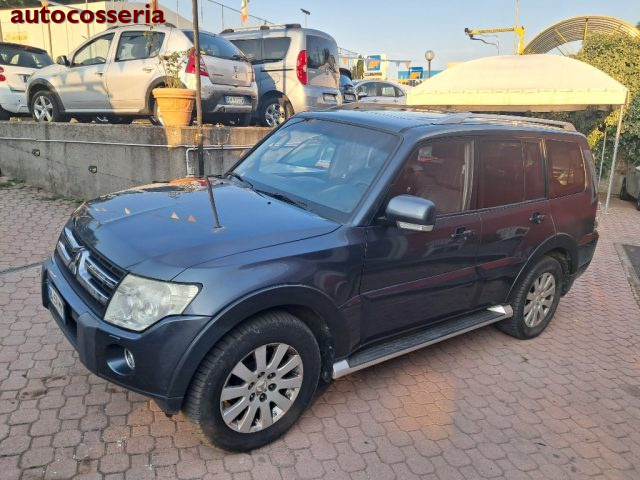 MITSUBISHI Pajero usata, con Airbag