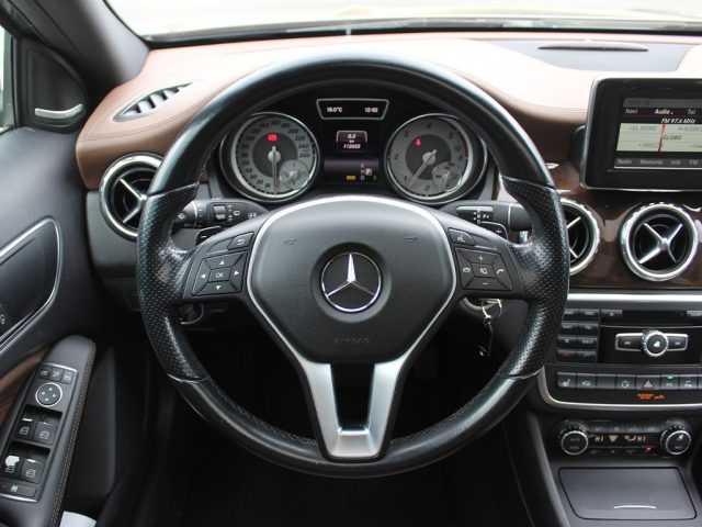 MERCEDES-BENZ GLA 220 usata, con Sistema di navigazione