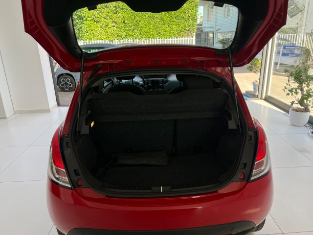 LANCIA Ypsilon usata, con MP3