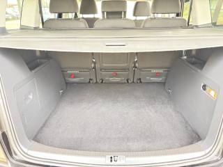 VOLKSWAGEN Touran usata, con Sedile posteriore sdoppiato