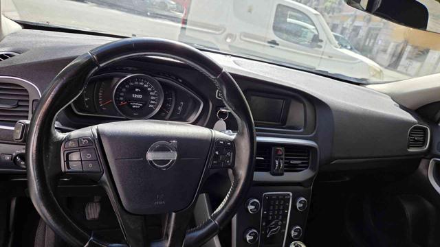 VOLVO V40 Cross Country usata, con ESP