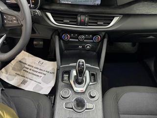 ALFA ROMEO Stelvio usata, con Sensori di parcheggio anteriori