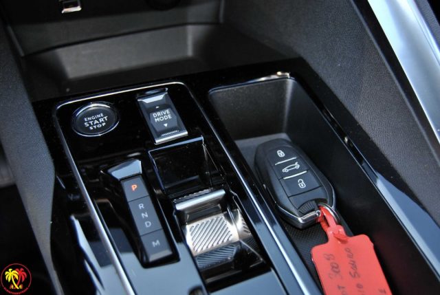 PEUGEOT 3008 usata, con Controllo automatico clima